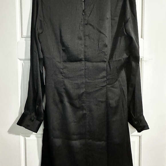 Cute Mini - Peekaboo Waist - Zipper Back - Picture 2 of 3